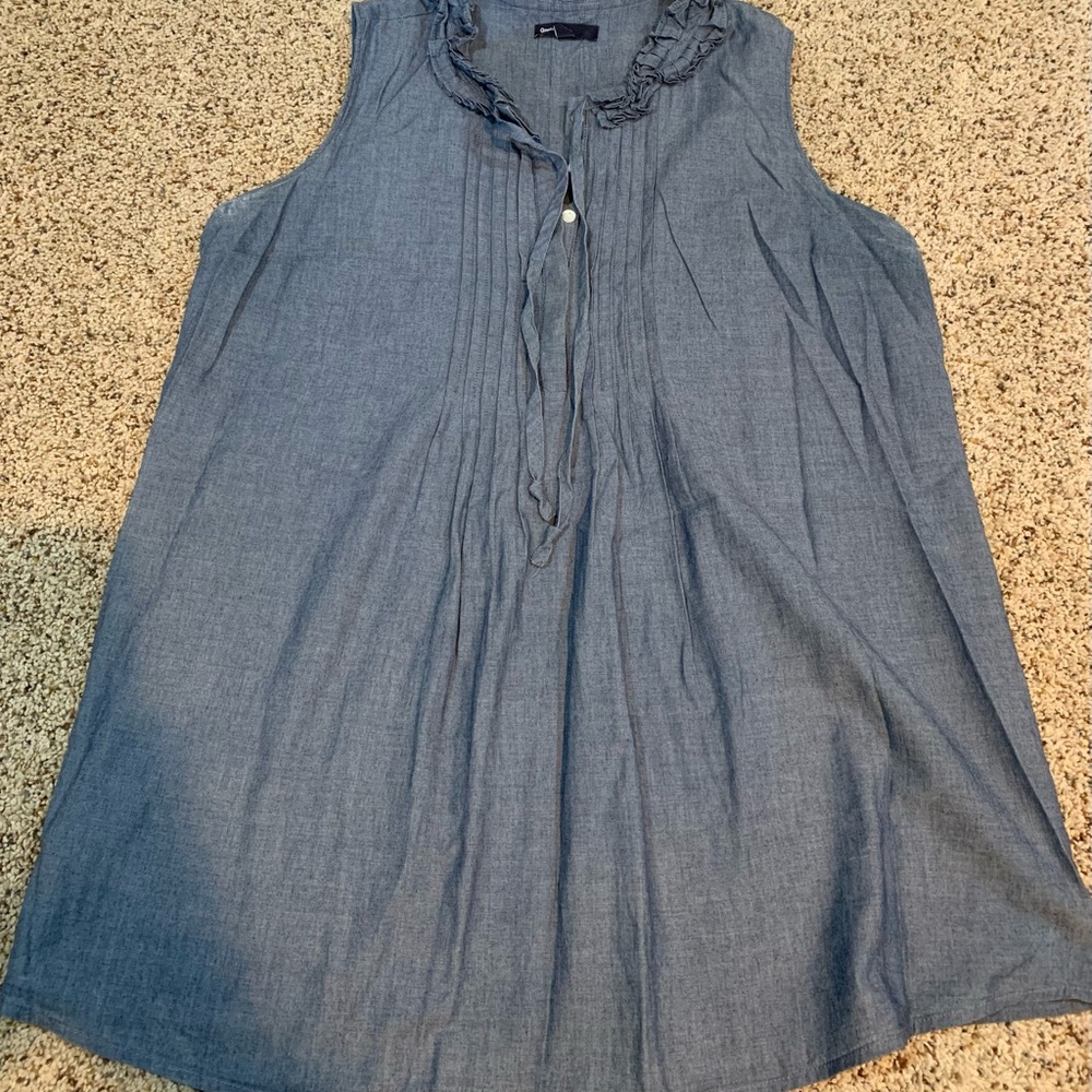 GAP Ruffled Chambray Sleeveless Maternity Blouse